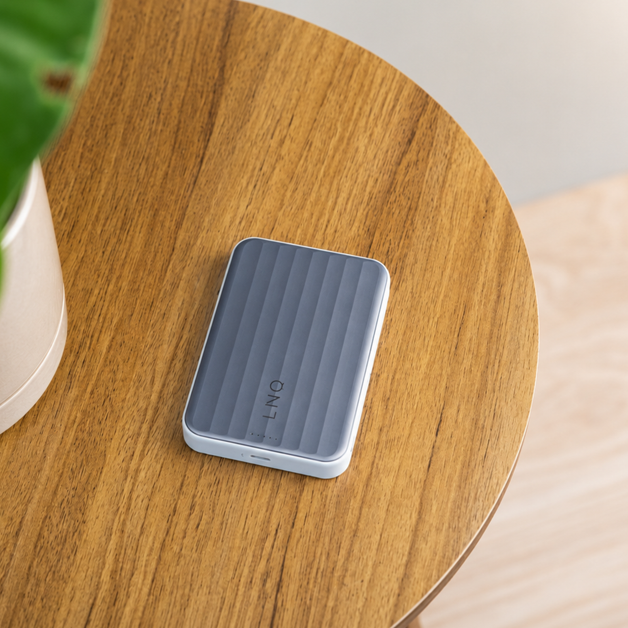 LINQ Semi-solid State Magnetic Power bank 10.000