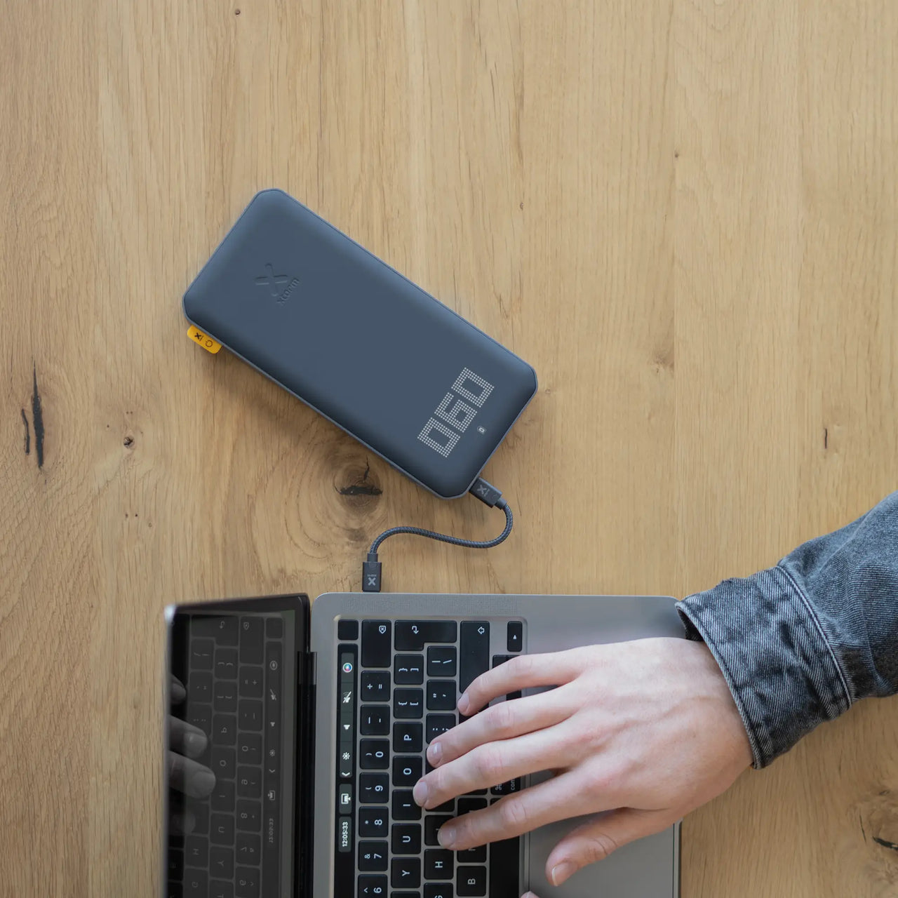 XB4 Replacement Cable - Original short 240W USB-C PD Cable - 15 cm